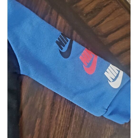 BABY NIKE PJS - Picture 3 of 3